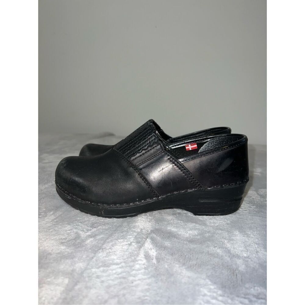 Womens Sanita Professional Slip On Clogs EU 37/US 6.5-7 Black Leather Round Toe